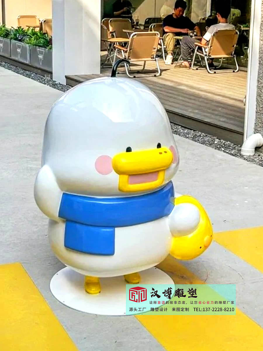 玻璃钢龙猫雕塑,室内商场商业广场雕塑,玻璃钢雕塑加工厂家